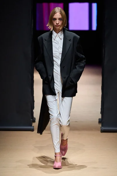 Look 54